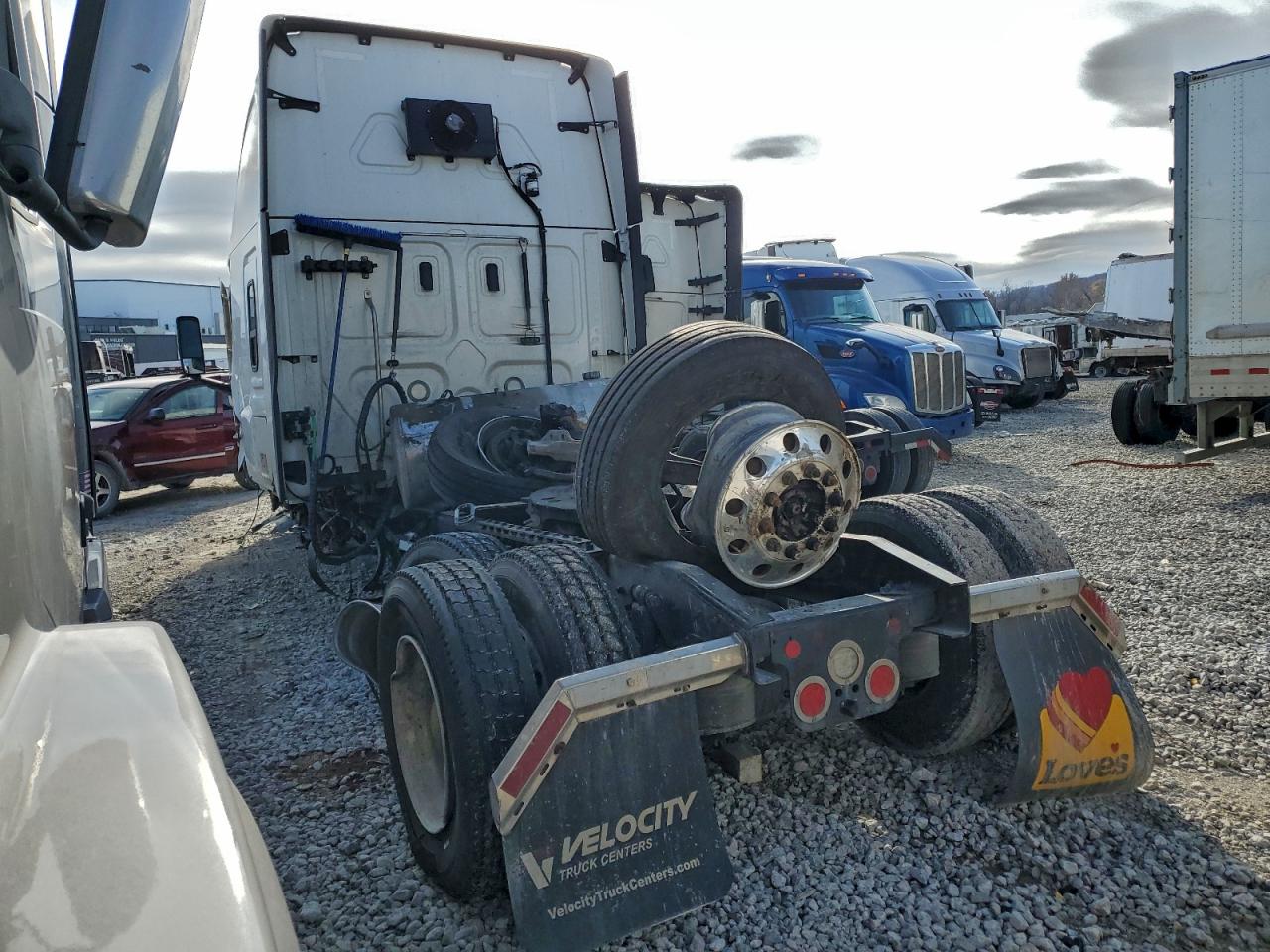 Freightliner Cascadia 1 Image 5