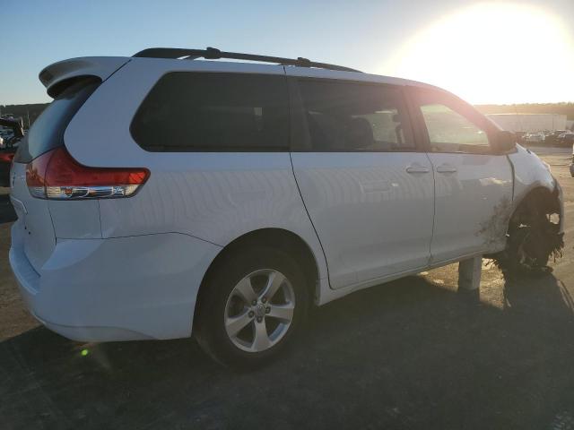 Toyota Sienna Le Image 5