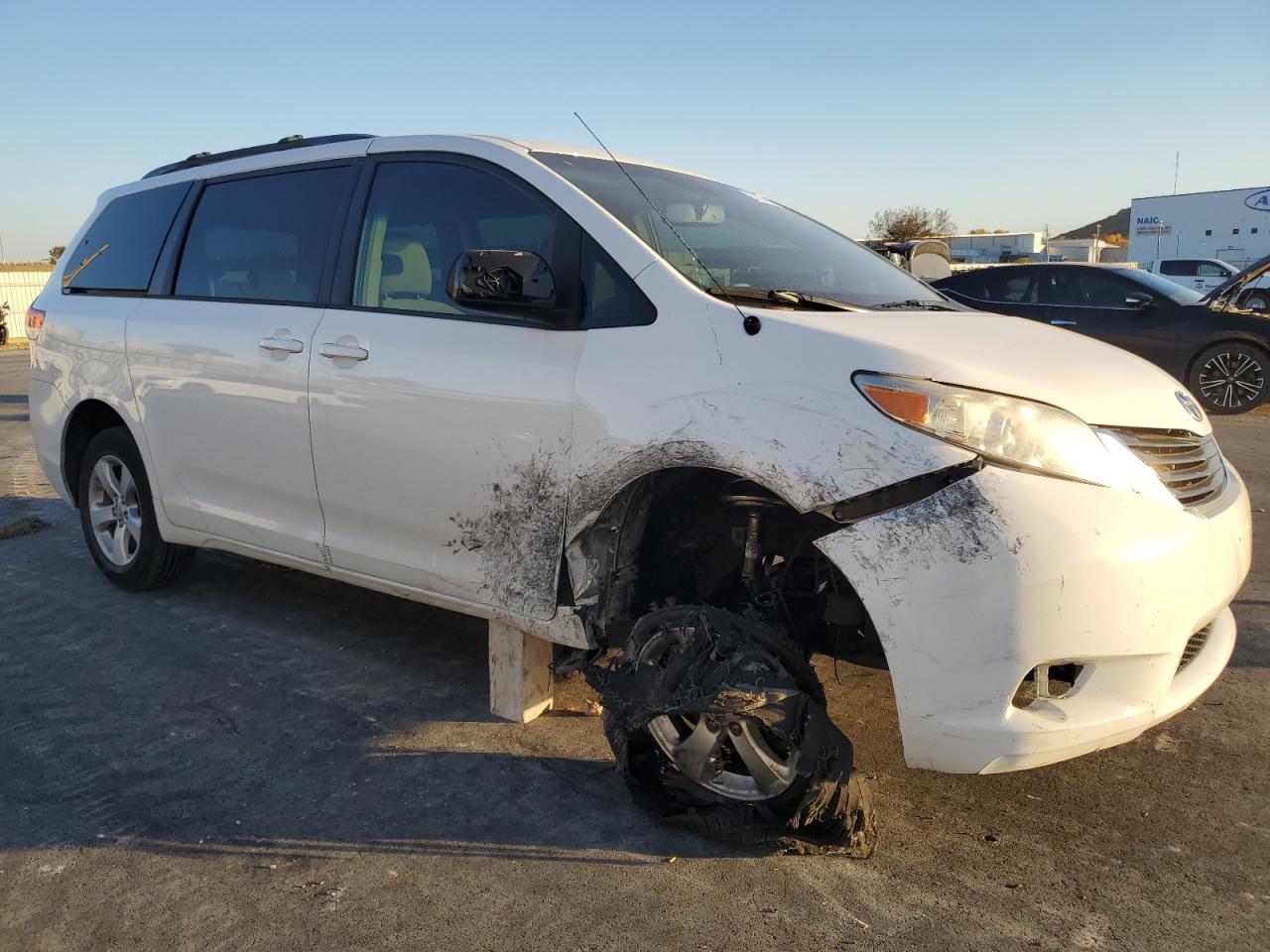 Toyota Sienna Le Image 8