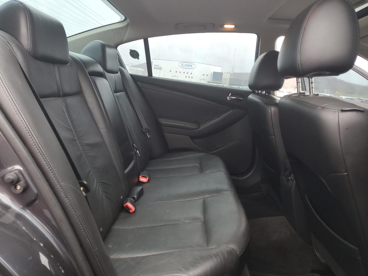 Nissan Altima 2.5 Image 10