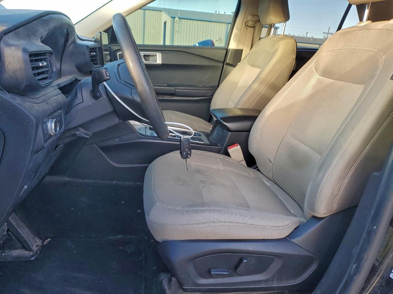 Ford Explorer Image 12