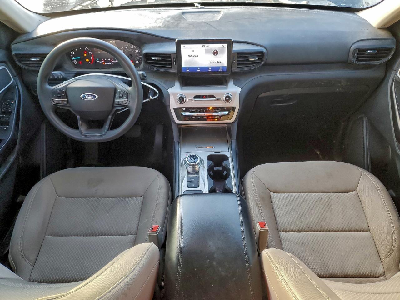 Ford Explorer Image 3