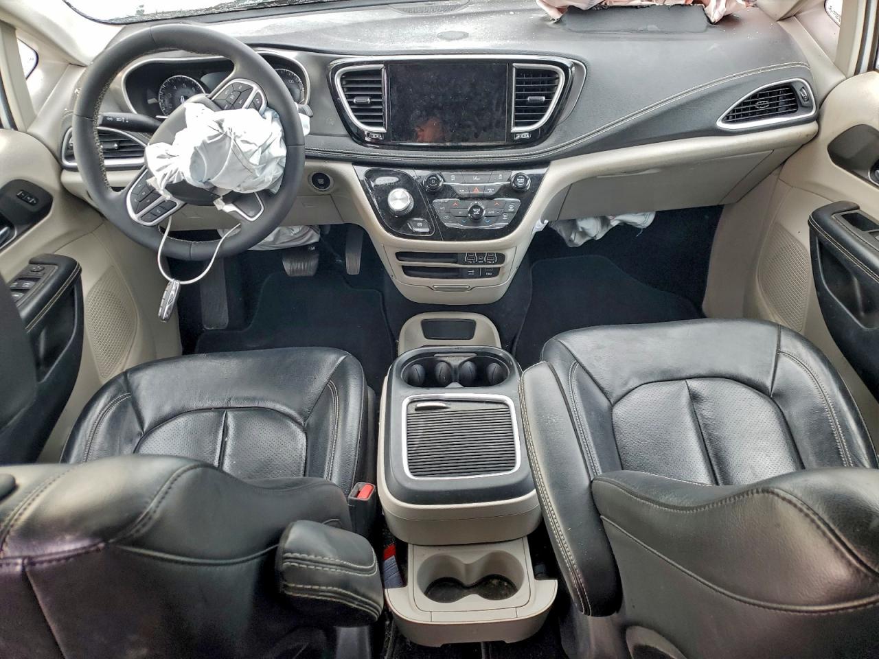 Chrysler Pacifica Touring L Image 6