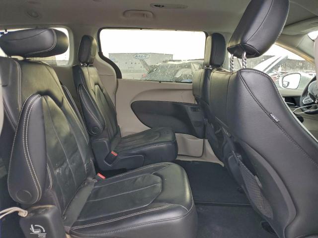 Chrysler Pacifica Touring L Image 11