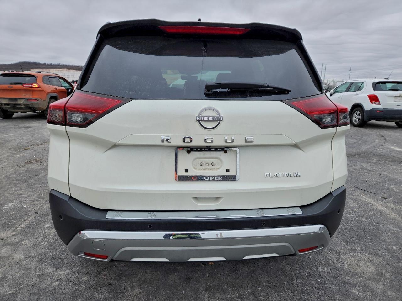 Nissan Rogue Platinum Image 8