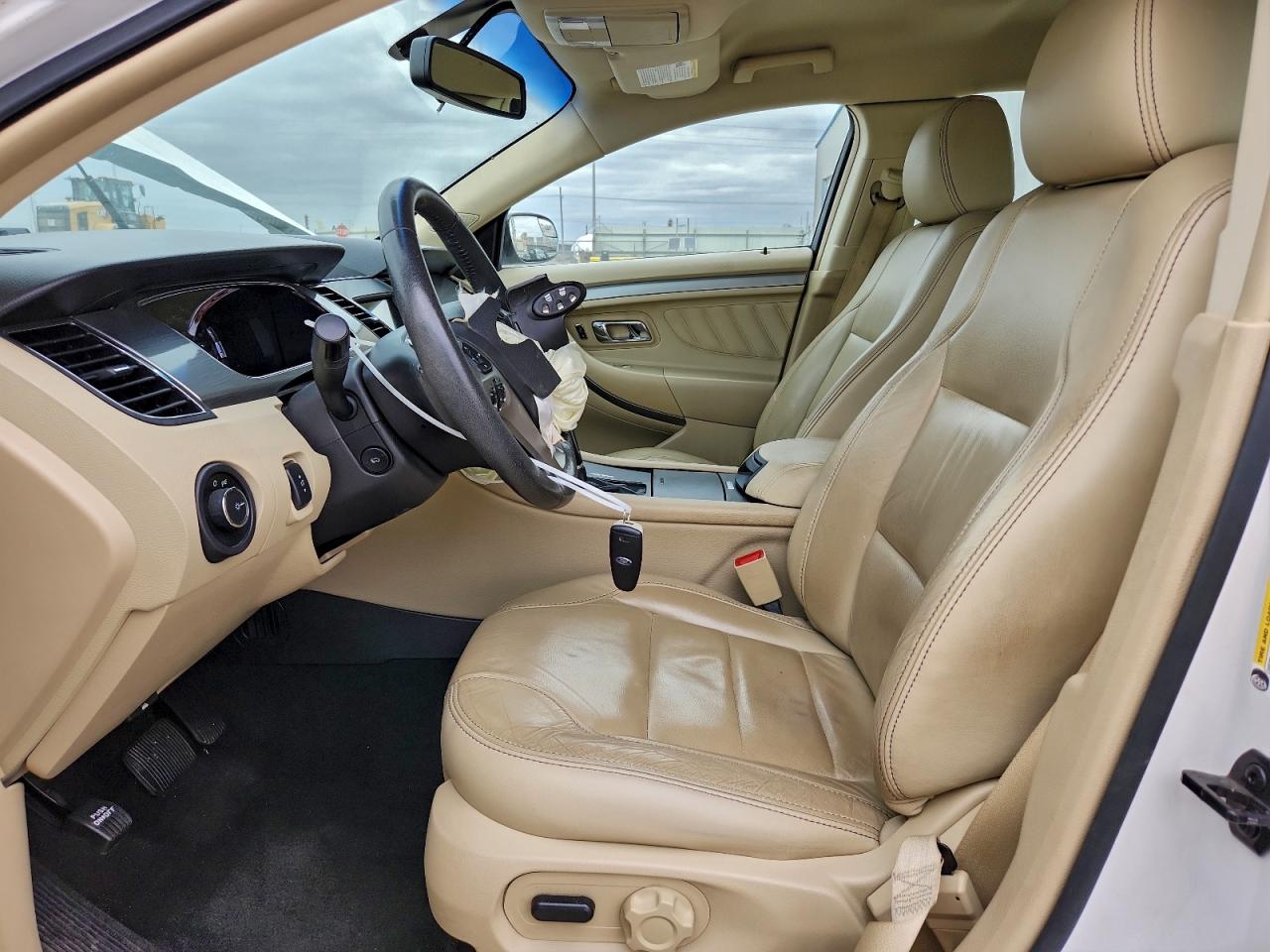 Ford Taurus Sel Image 10