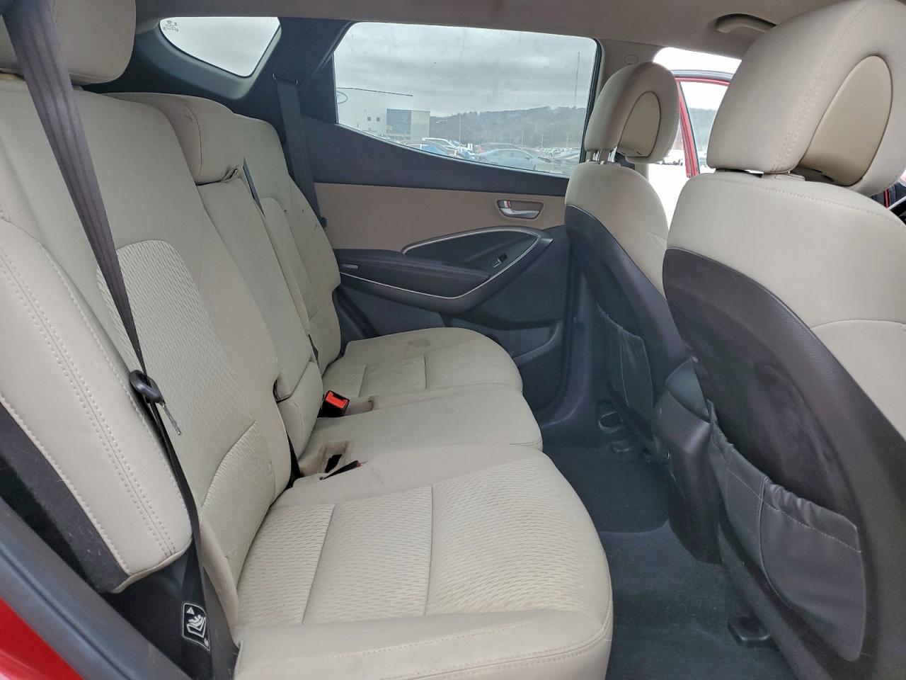 Hyundai SANTA FE Image 2