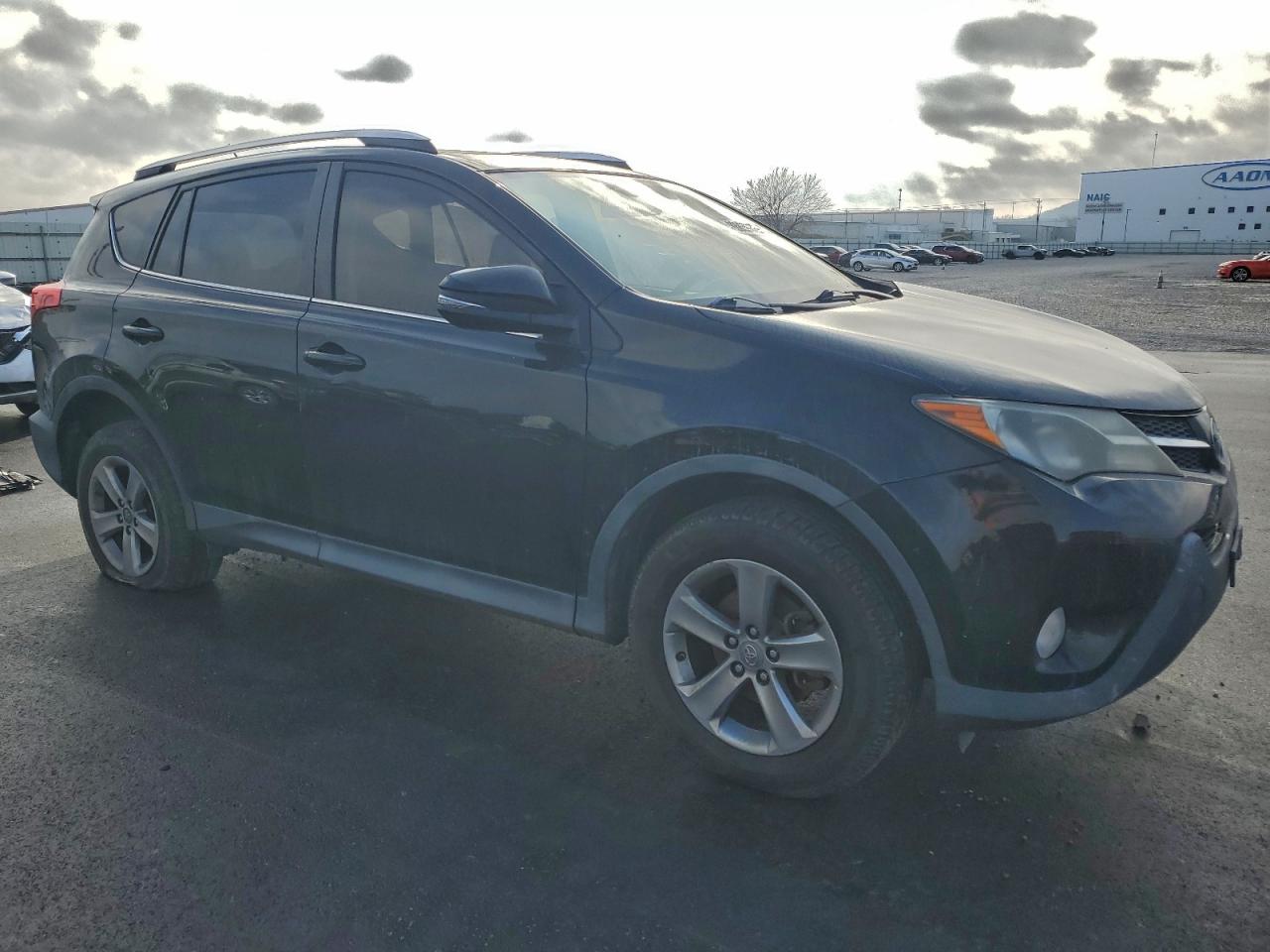 Toyota RAV4 Xle Image 2