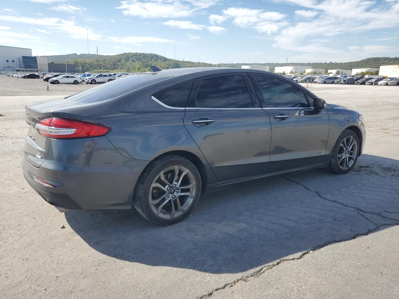 Ford Fusion Sel Image 2