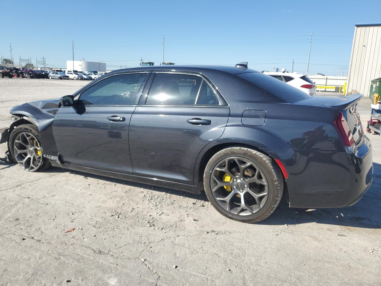 Chrysler 300 S Image 2