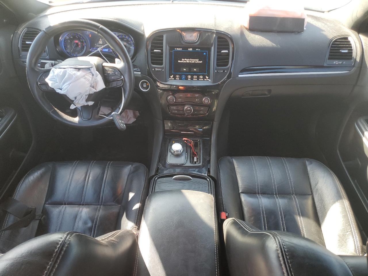 Chrysler 300 S Image 8