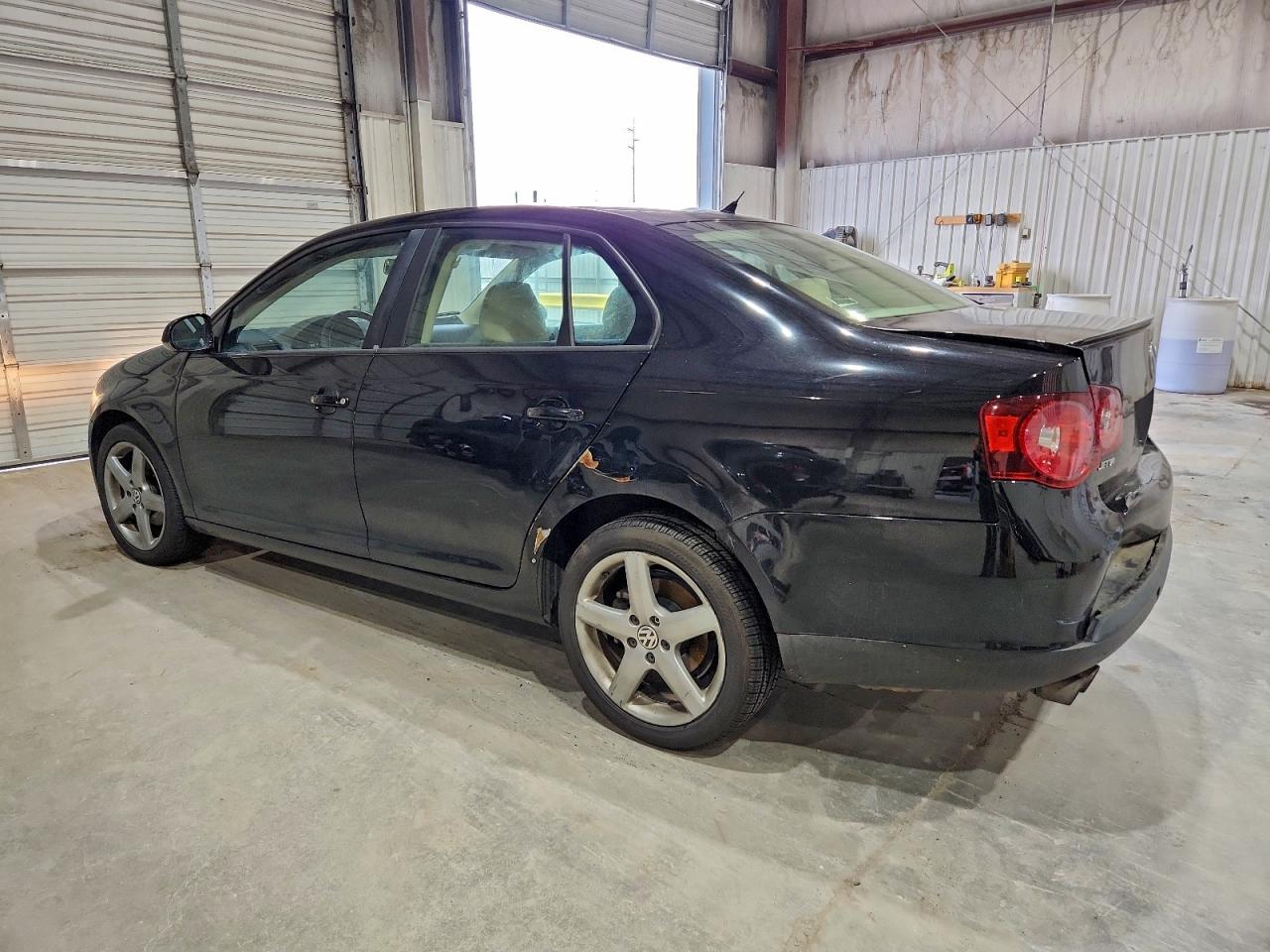 Volkswagen Jetta Limited Image 5