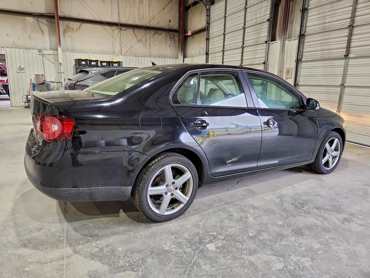 Volkswagen Jetta Limited Image 3