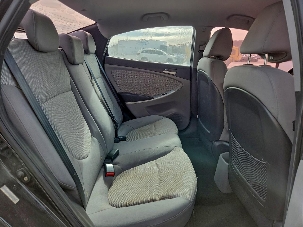 Hyundai ACCENT Gls Image 4