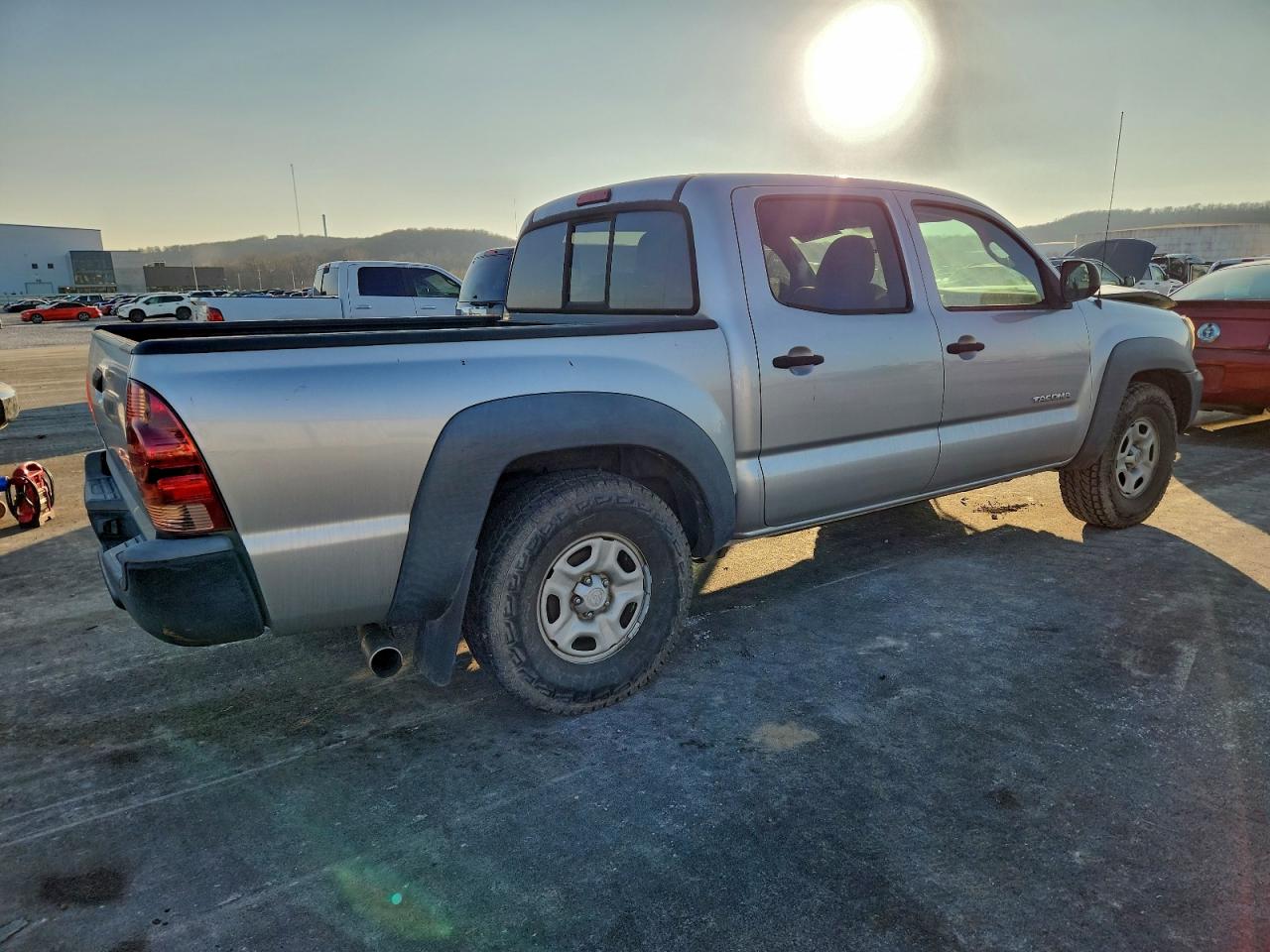 Toyota Tacoma Double Cab Image 3
