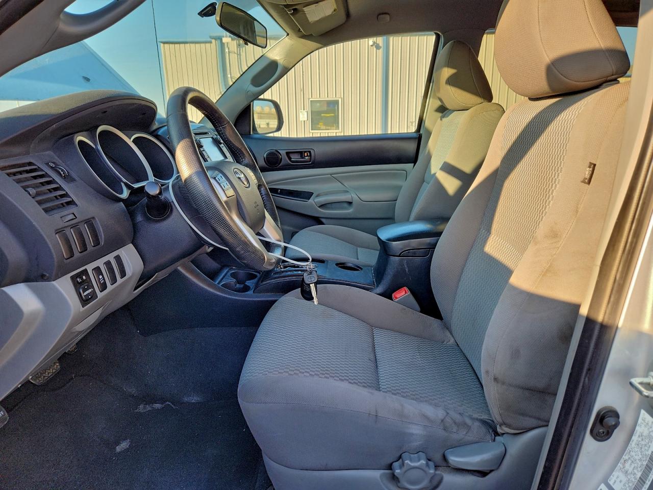 Toyota Tacoma Double Cab Image 9