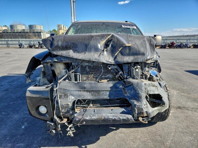 Nissan Titan S Image 7