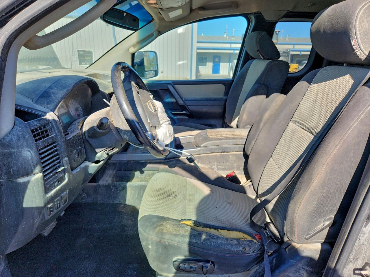 Nissan Titan S Image 5