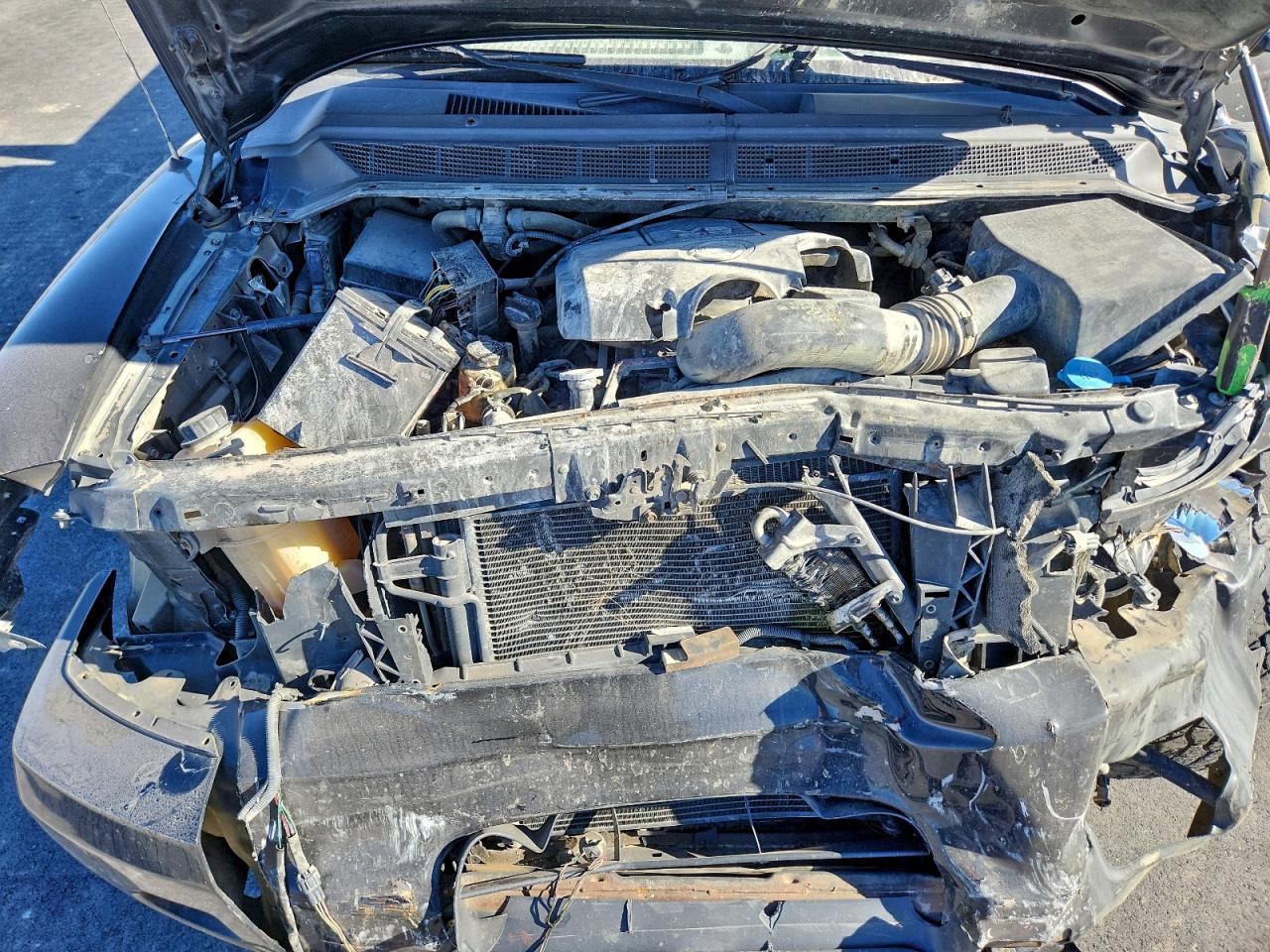 Nissan Titan S Image 12