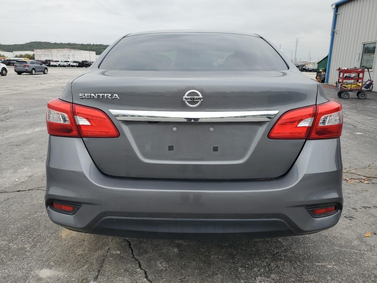 Nissan Sentra S Image 7