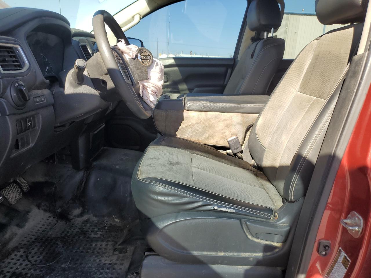 Nissan Titan S Image 7