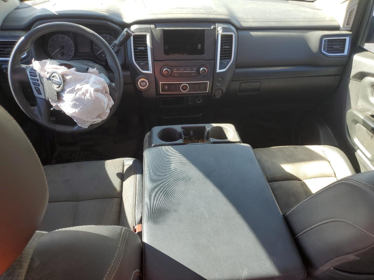 Nissan Titan S Image 9