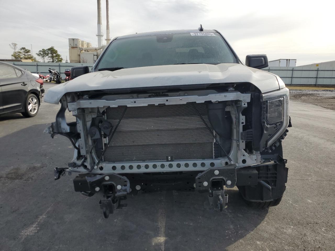 GMC Sierra K1500 Elevation Image 4