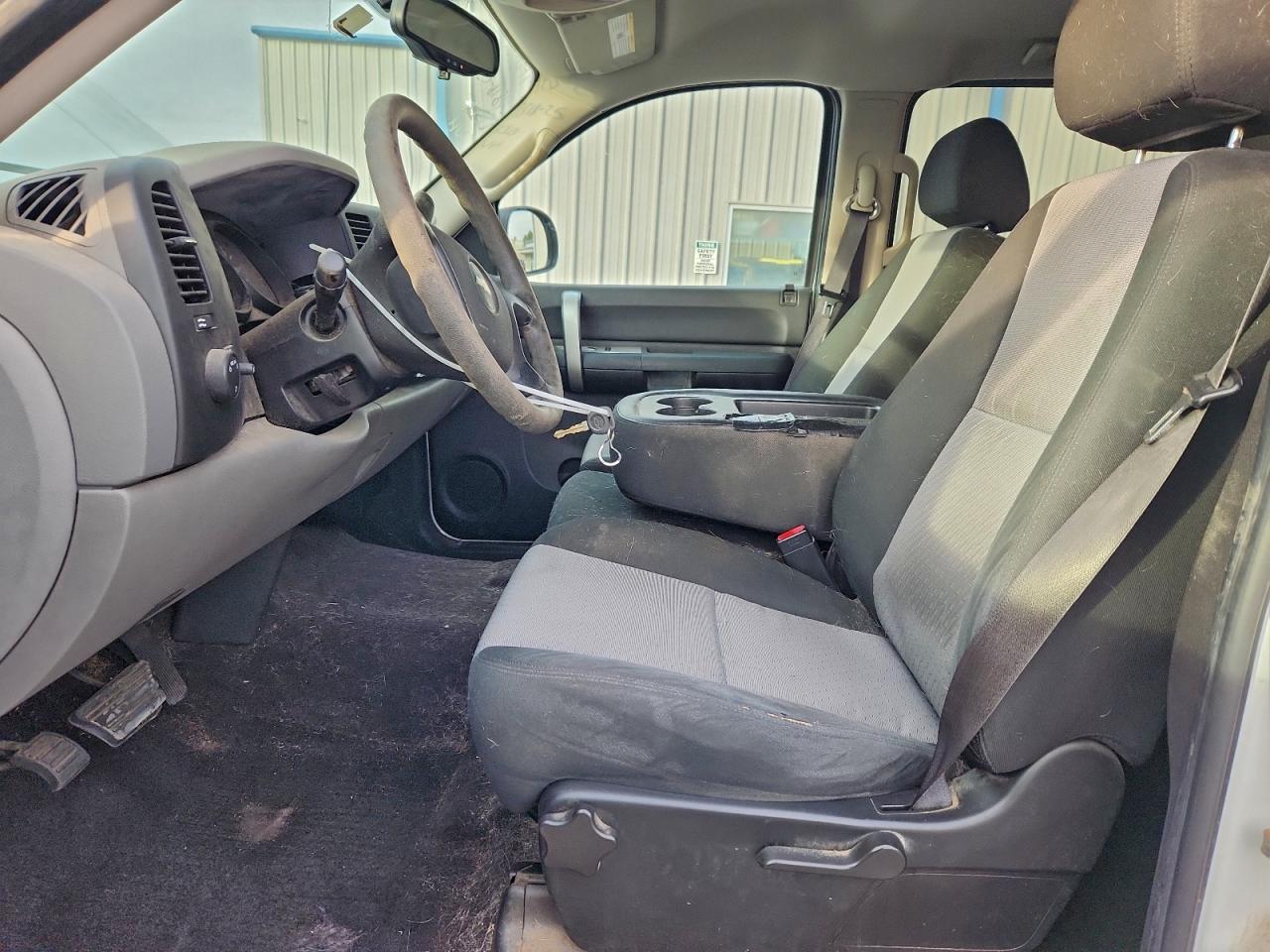 Chevrolet Silverado C1500 Image 12