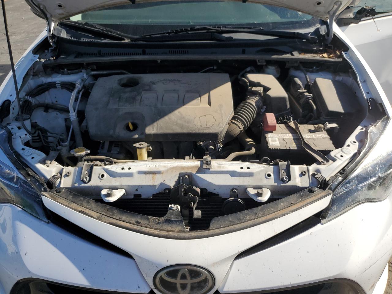 Toyota Corolla L Image 2