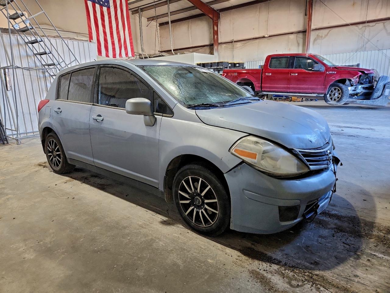 Nissan Versa S Image 3