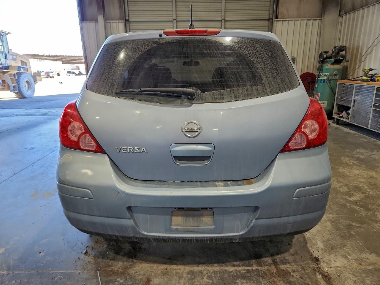 Nissan Versa S Image 6