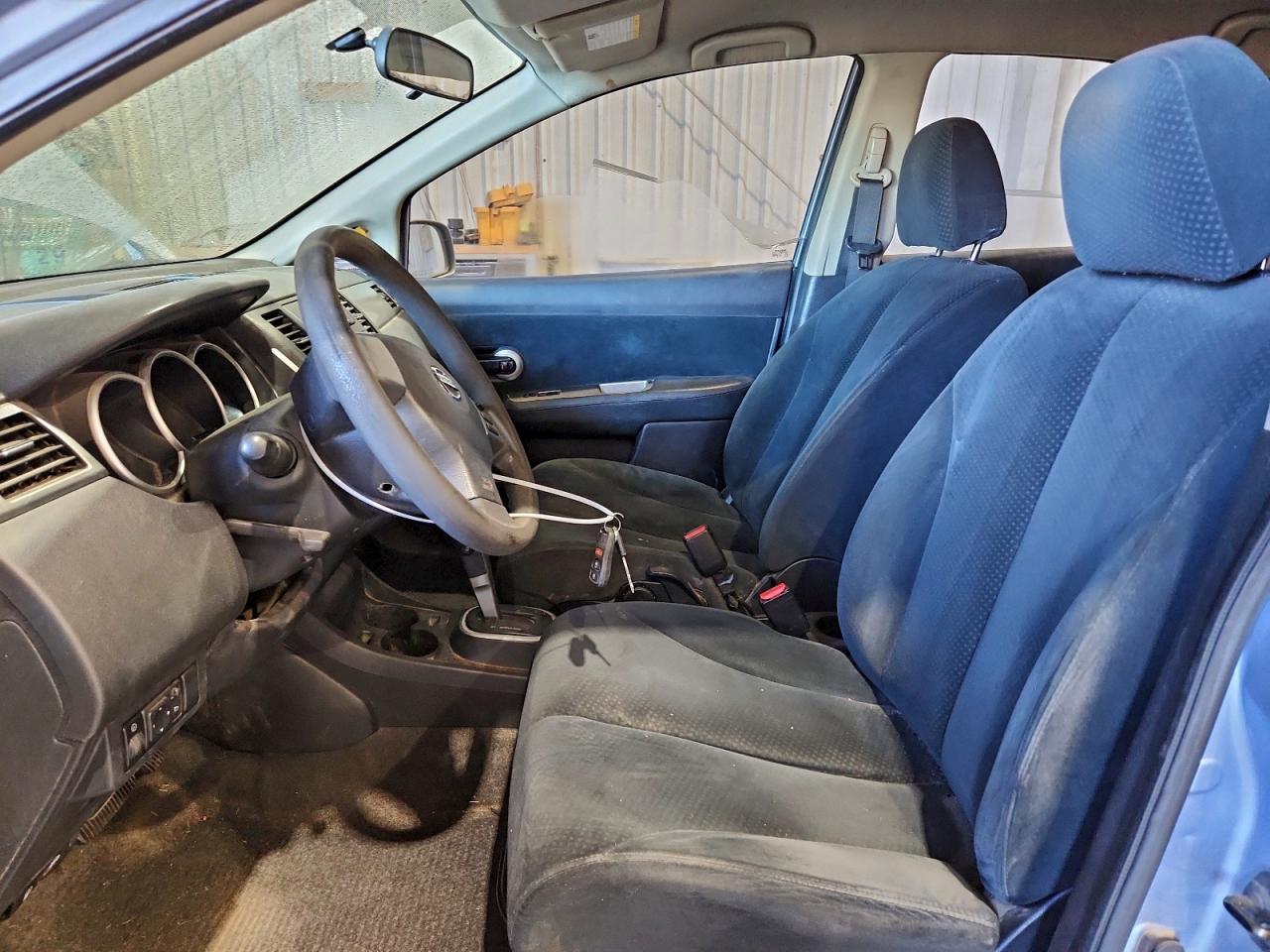 Nissan Versa S Image 5