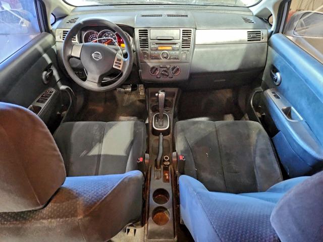 Nissan Versa S Image 8