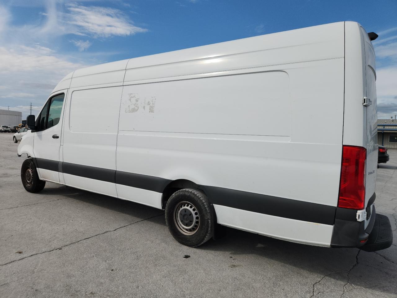 Mercedes-Benz Sprinter 2500 Image 2