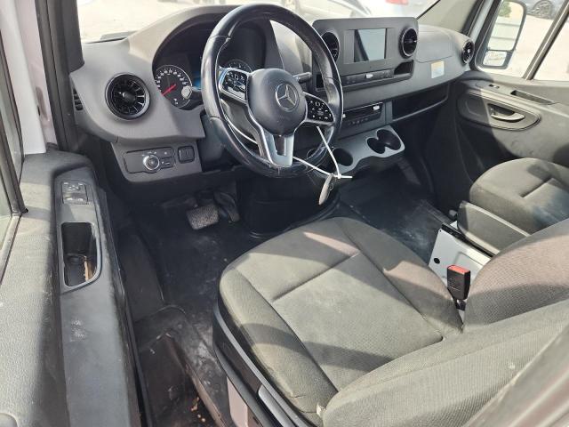 Mercedes-Benz Sprinter 2500 Image 8