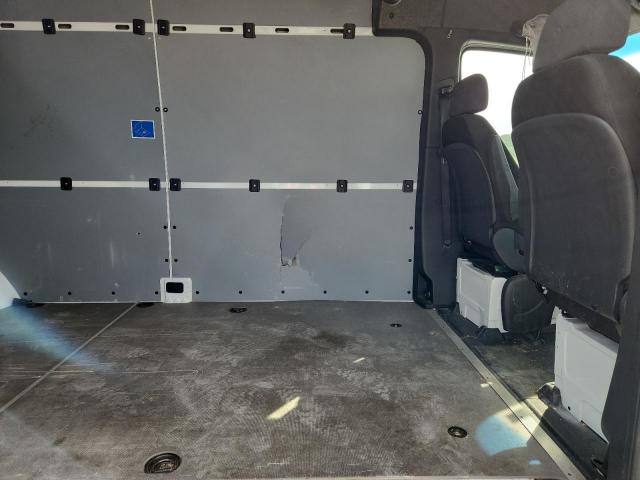 Mercedes-Benz Sprinter 2500 Image 10