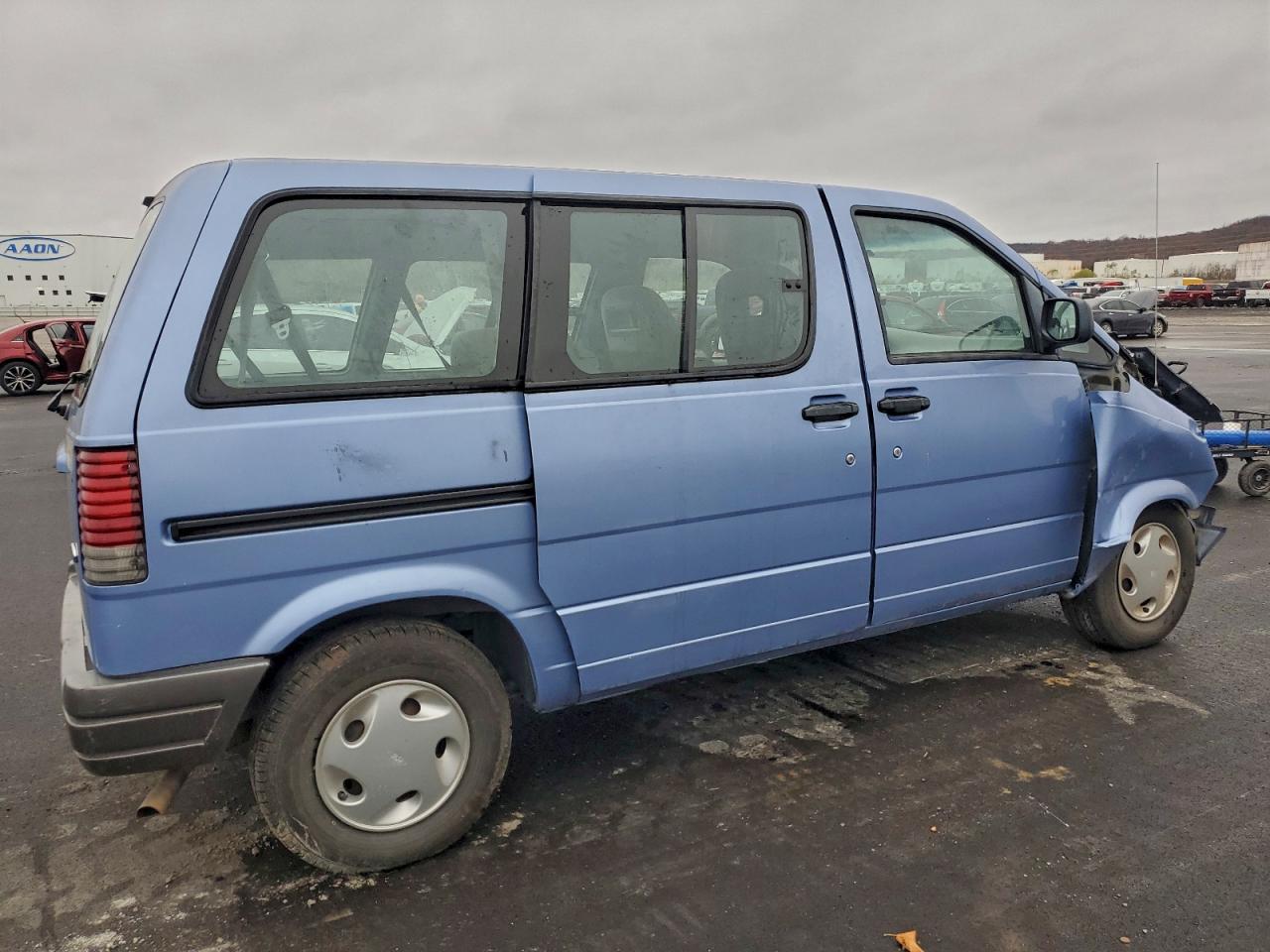 Ford Aerostar Image 6