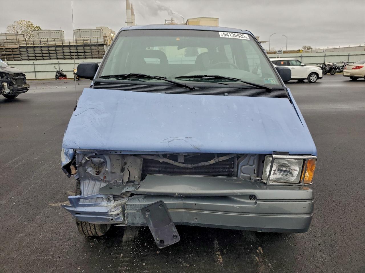 Ford Aerostar Image 3