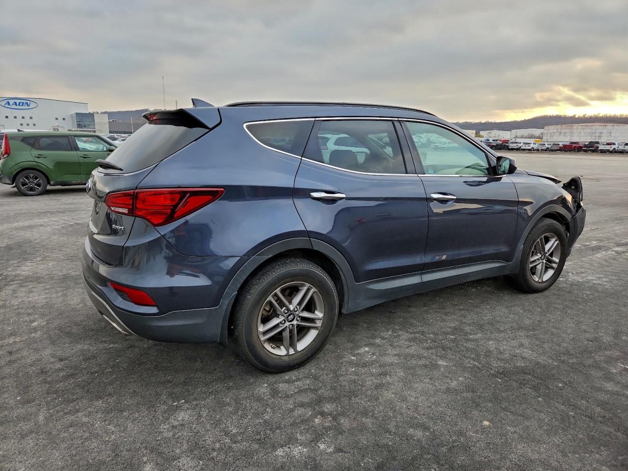 Hyundai SANTA FE Image 4