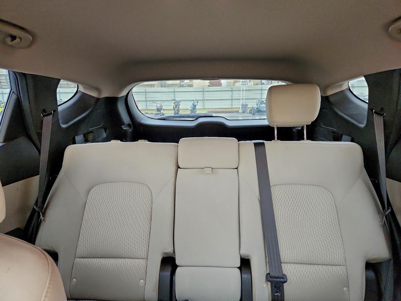 Hyundai SANTA FE Image 6