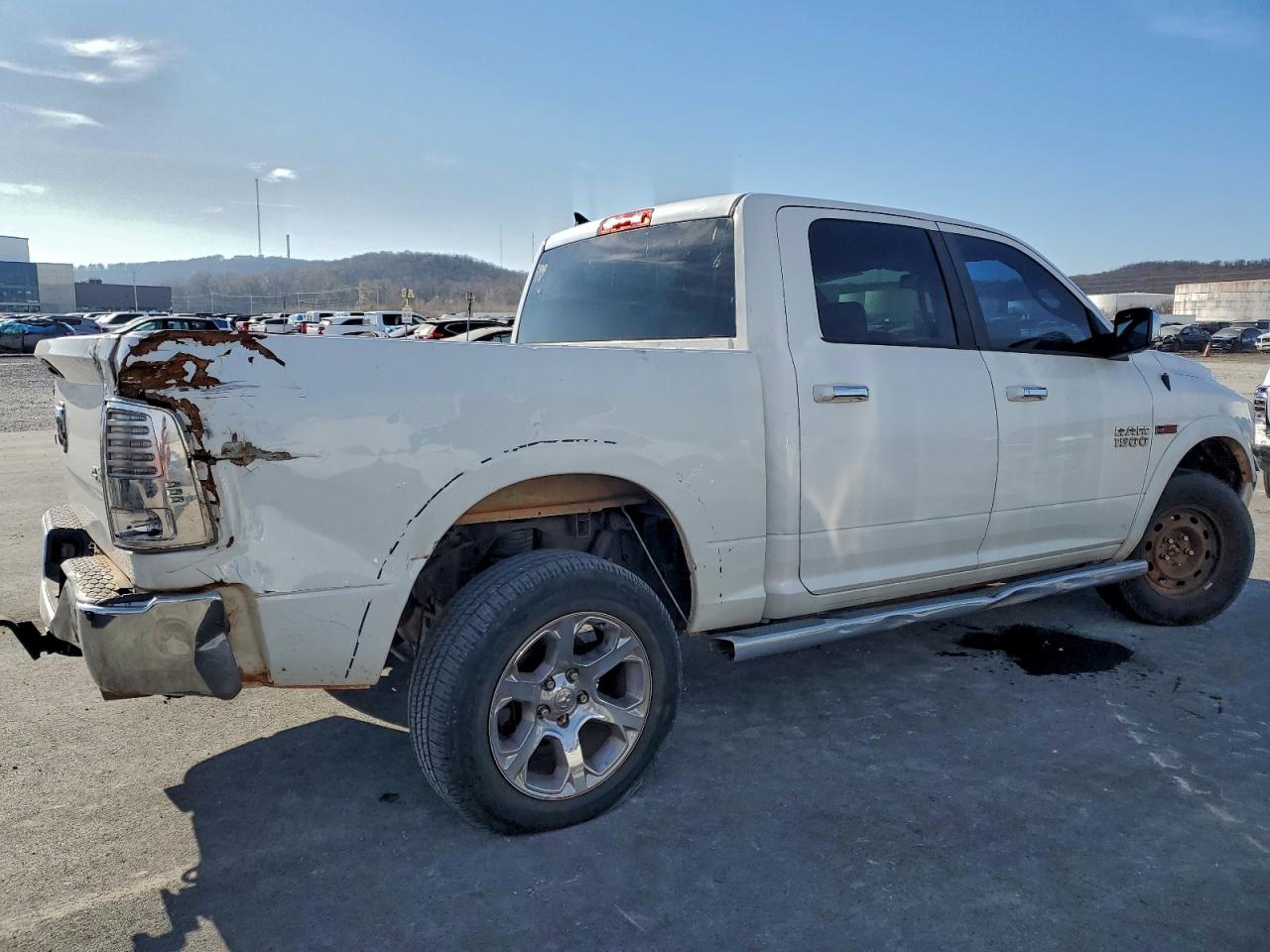 Ram 1500 Laramie Image 4