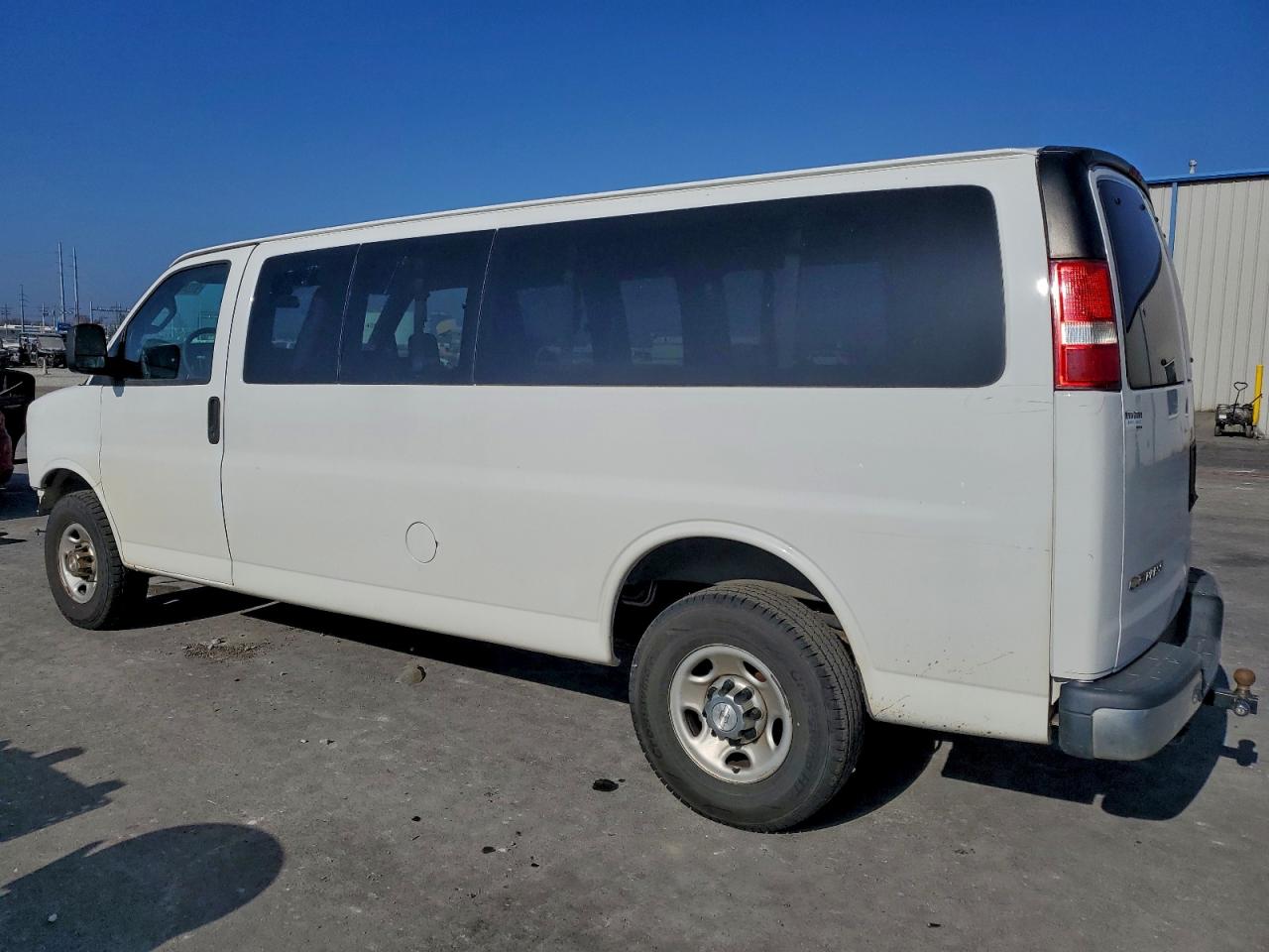 Chevrolet Express Lt Image 4