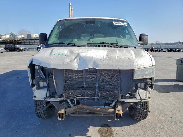 Chevrolet Express Lt Image 3