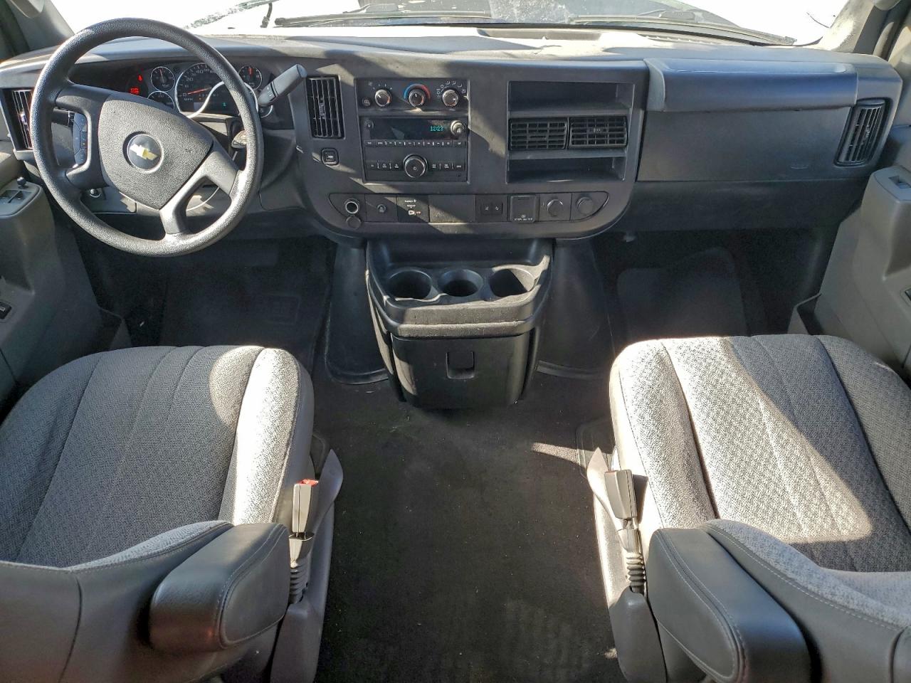 Chevrolet Express Lt Image 11