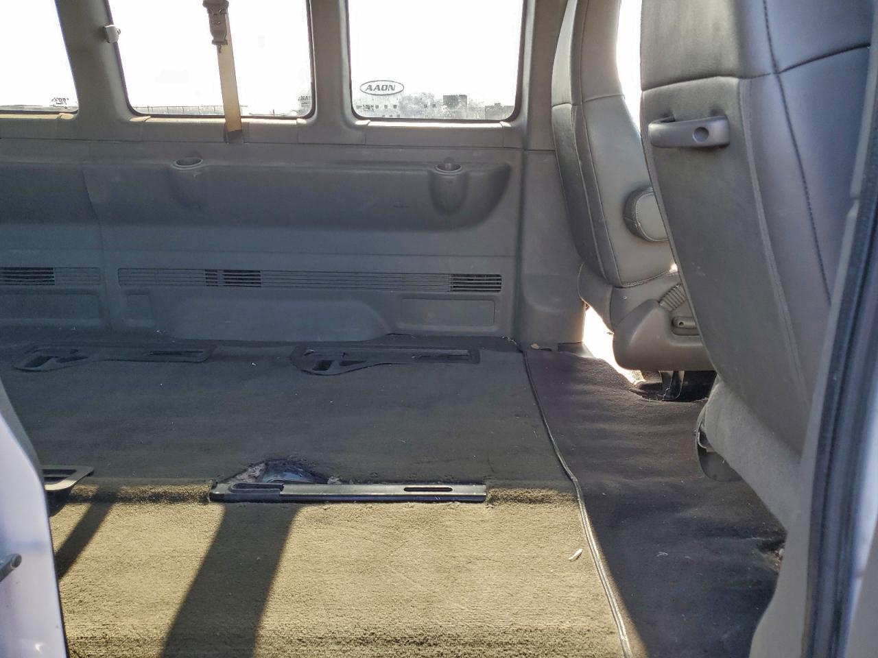 Chevrolet Express Lt Image 10