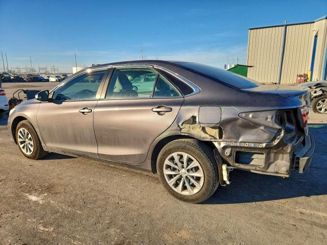 Toyota Camry Le Image 2