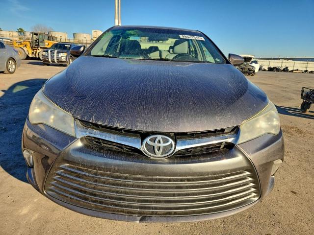 Toyota Camry Le Image 12