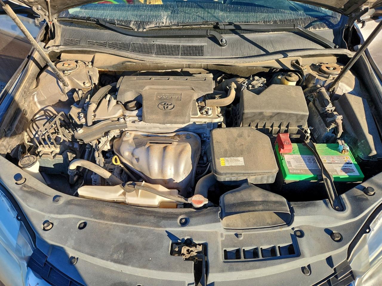 Toyota Camry Le Image 9