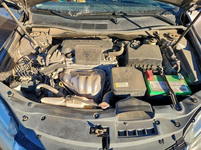 Toyota Camry Le Image 9