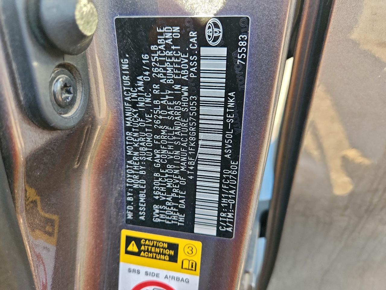 Toyota Camry Le Image 11